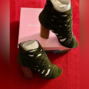 🍃Block Heel Shoe✨